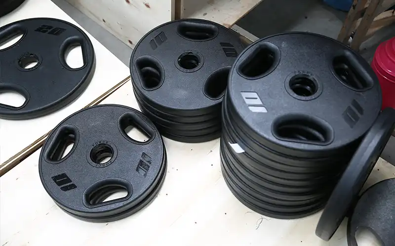 Rubber coating process for hex dumbbells at LanDer factory